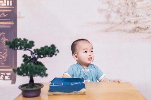 长春宝宝半夜吐了怎么回事 长春宝宝半夜吐了怎么回事